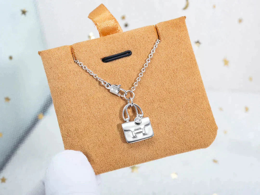 [Angela Jewellery]AMULETTE PEDANT SILVER NECKLACE