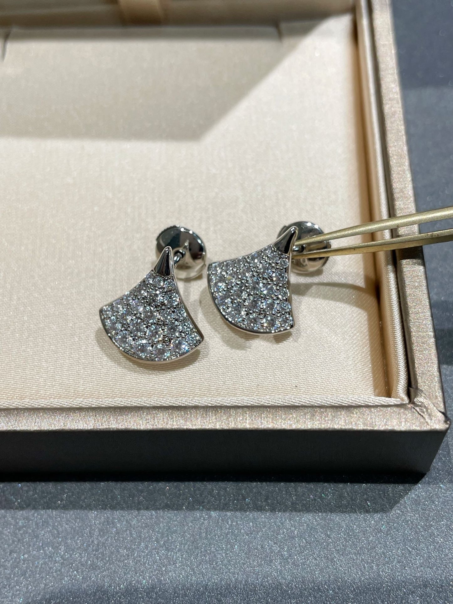 [Angela Jewellery]DREAM STUD EARRINGS DIAMOND